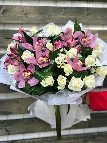Букет цветов из: Розы и Хризантемы в Верхней Салде