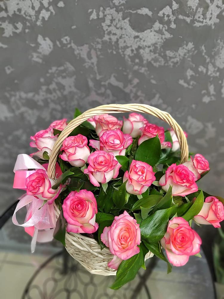 Цветочная композиция из Розы в корзине в Верхней Салде