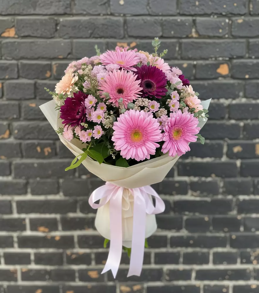 Букет цветов из: Герберы и Хризантемы в Верхней Салде