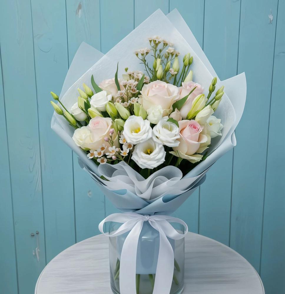 Букет цветов из: Розы и Лизиантусы в Верхней Салде