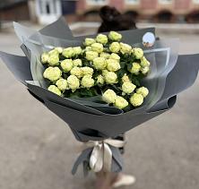 Букет Белые кустовые розы Солинеро в Верхней Салде