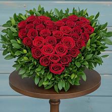 Цветочная композиция из Розы в виде сердца в Верхней Салде