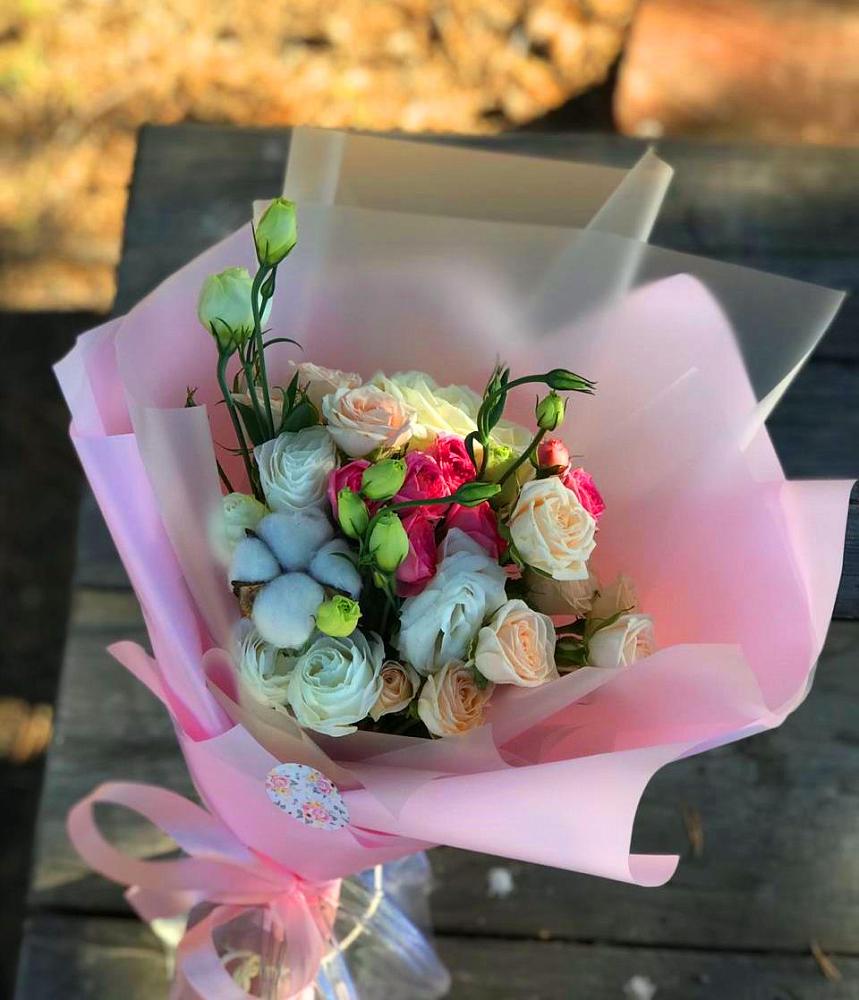 Букет цветов из: Розы и Лизиантусы в Верхней Салде