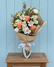 Букет цветов из:  Альстромерии, Лизиантусы, Розы и Хризантемы #REPLACE_PRED# Верхней Салде