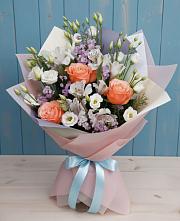 Букет цветов из:  Лизиантусы, Розы, Альстромерии и Гипсофила в Верхней Салде