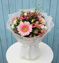 Букет цветов из:  Герберы, Альстромерии и Лизиантусы #REPLACE_PRED# Верхней Салде