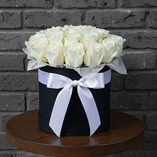 Цветочная композиция из Розы в шляпной коробке в Верхней Салде